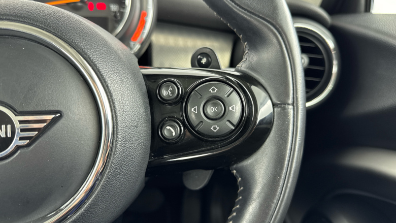 MINI Hatchback 2.0 Cooper S Exclusive II 3dr Auto Petrol Hatchback